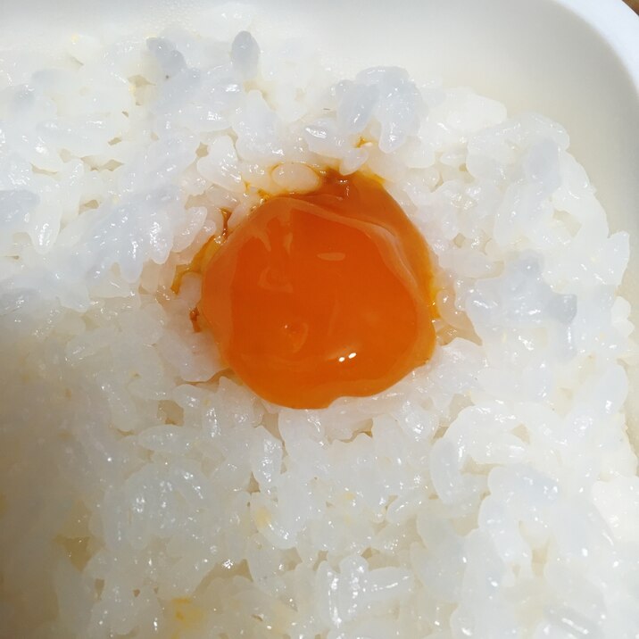 1:1で簡単♡ご飯がすすむ漬け卵黄